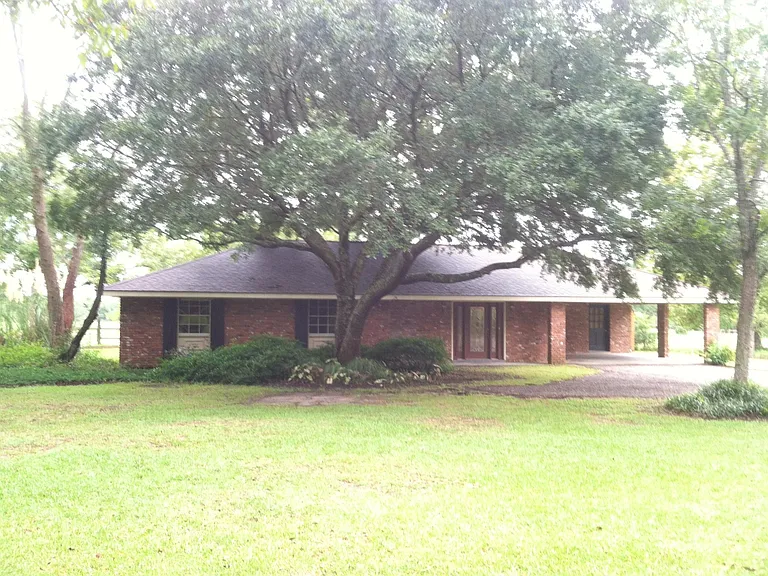 418 Matthews Rd — Photo 1