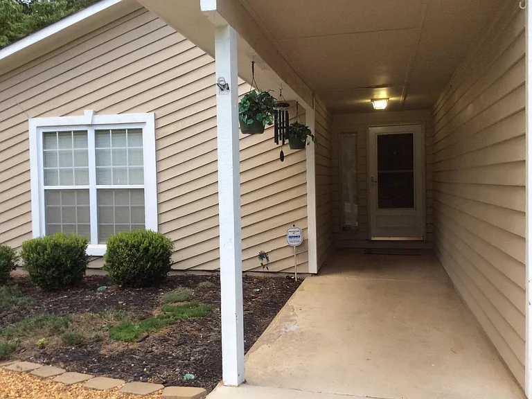 550 Creekwood Xing — Photo 3
