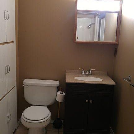 5th image of 905 E Main St #House