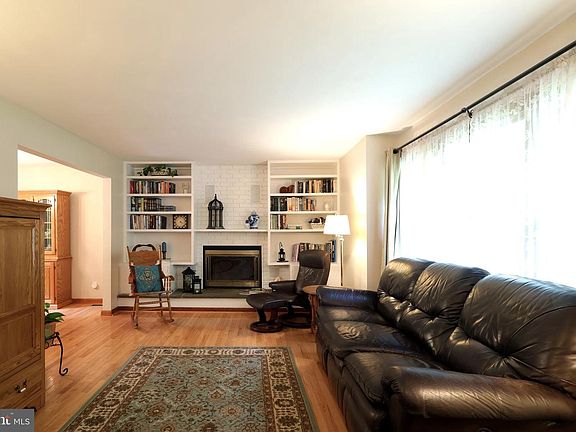 5th image of 631 Wiltshire Dr