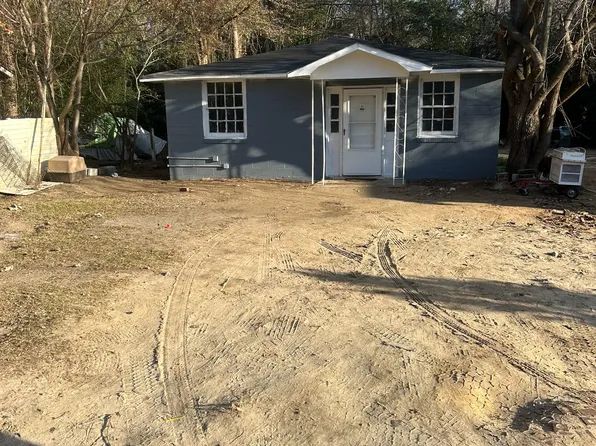 27 Hospital Cir #A, Sumter, SC 29150