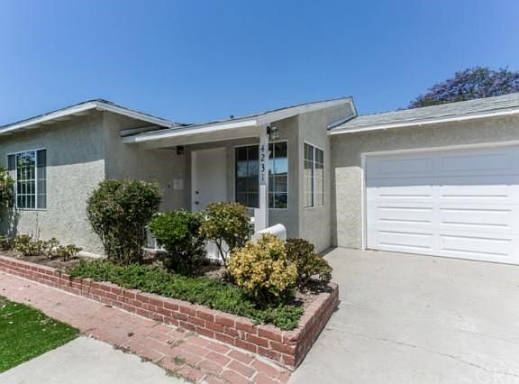 4th image of 4231 W 180th St