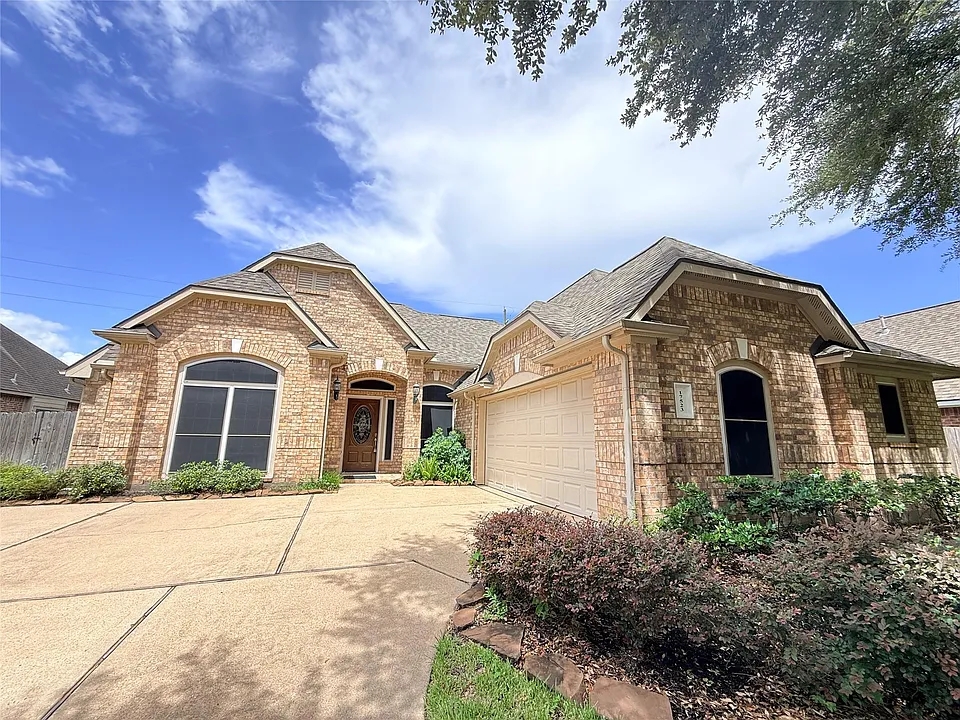 17523 Laguna Trail Dr