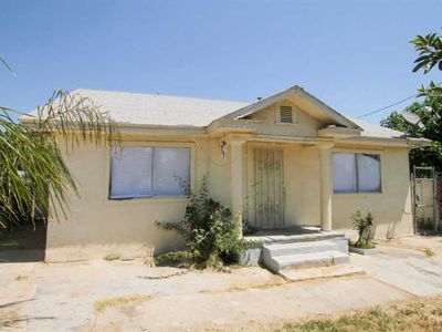 800 E Court Ave, Pixley, CA, 93256