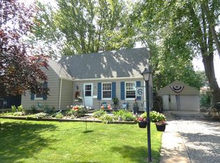 6 Poplar St, Three Oaks, MI 49128
