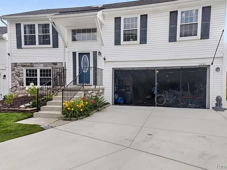 1930 W Williams Cir — Photo 24