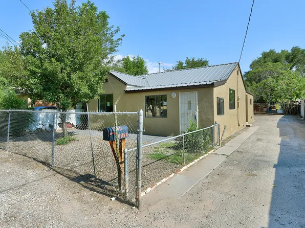 1365 Young Ave SW, Albuquerque, NM 87105