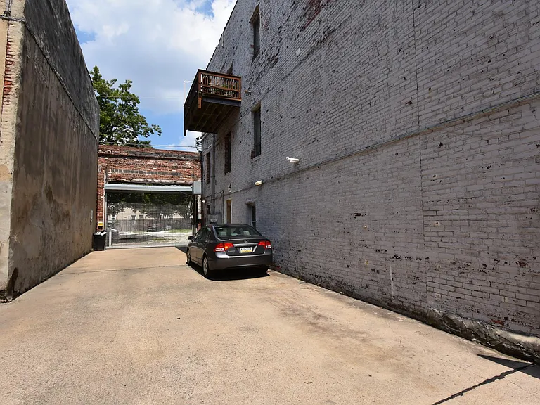 431 Fairmount Ave #2C — Photo 13