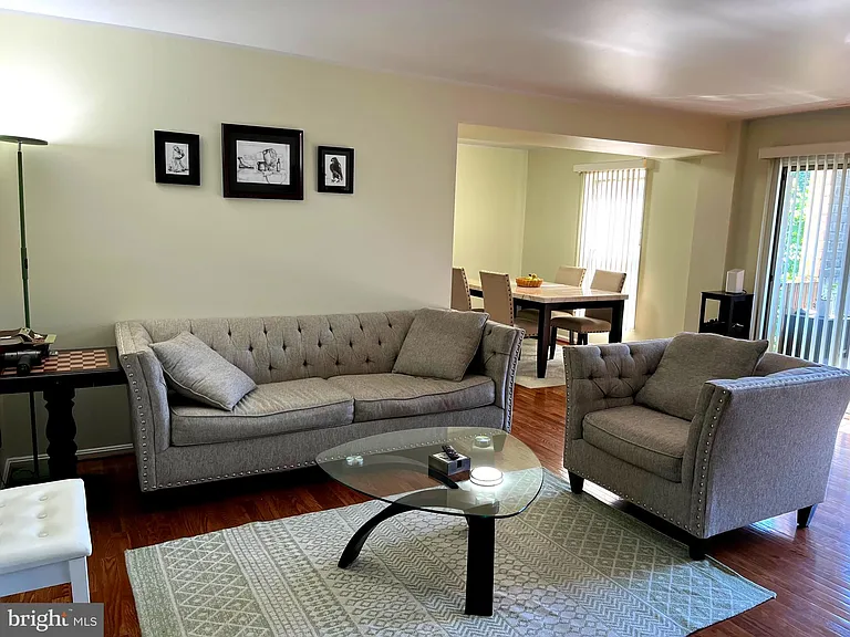 37 Canterbury Sq #201 — Photo 2