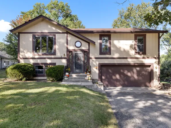 3606 Pinecrest Rd, Rockford, IL 61107