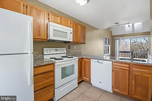 411 Derry Dr #411 Photo 1