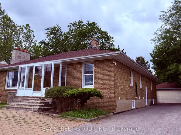 2212 Kennedy Rd, Toronto, ON M1T 3G4