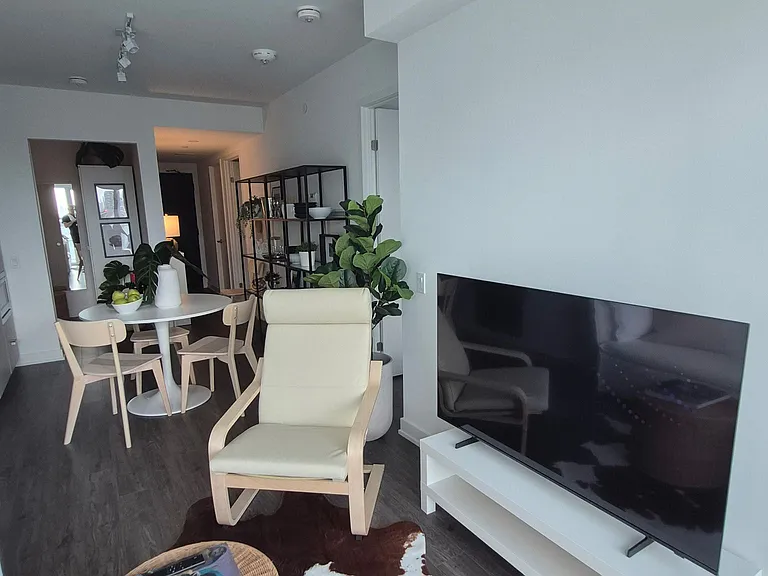 88 Queen St E #3215 — Photo 12