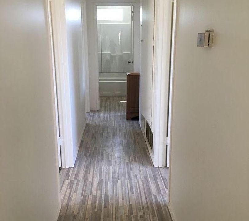 2nd image of 1317 W Walnut Ave