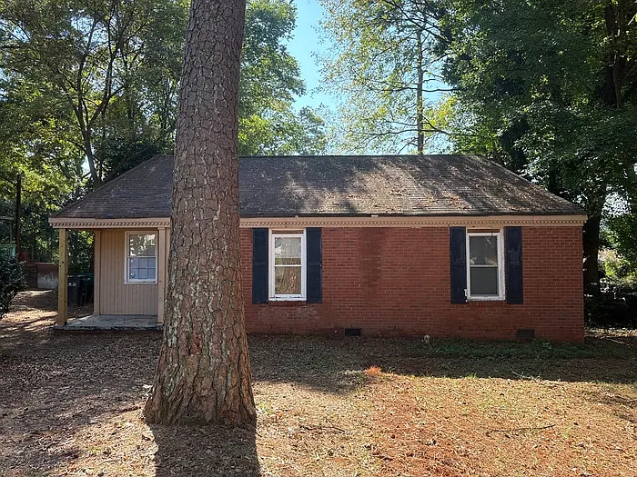 2 bed, 1.0 bath, 1000 sqft, $1,275 — Photo 1