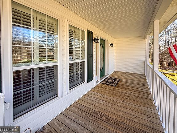 4th image of 160 Heather Way