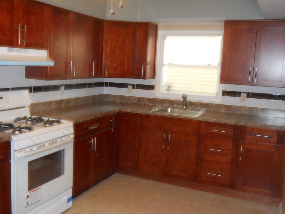 1st image of 164 Cannon Ave #2