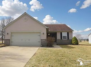 832 Falcon Dr, Dundee, MI 48131