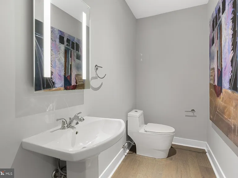 1526 Ridge Ave #1 — Photo 9