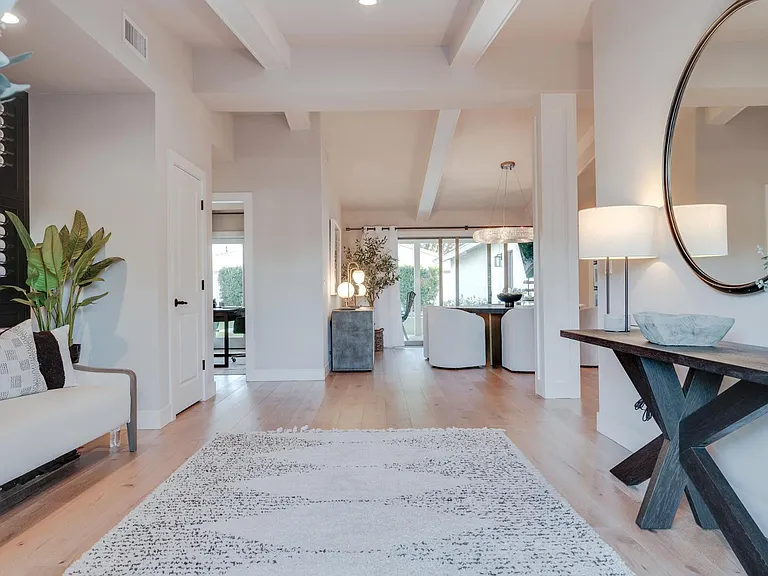 243 W Harmont Dr — Photo 9
