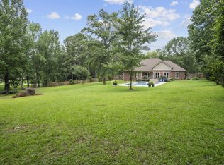 16 Winding Brook Dr, Sumrall, MS 39482