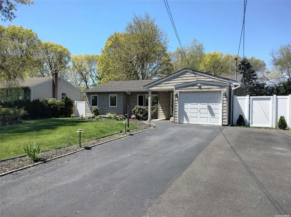 68 Terapin Street, Mastic, NY 11950