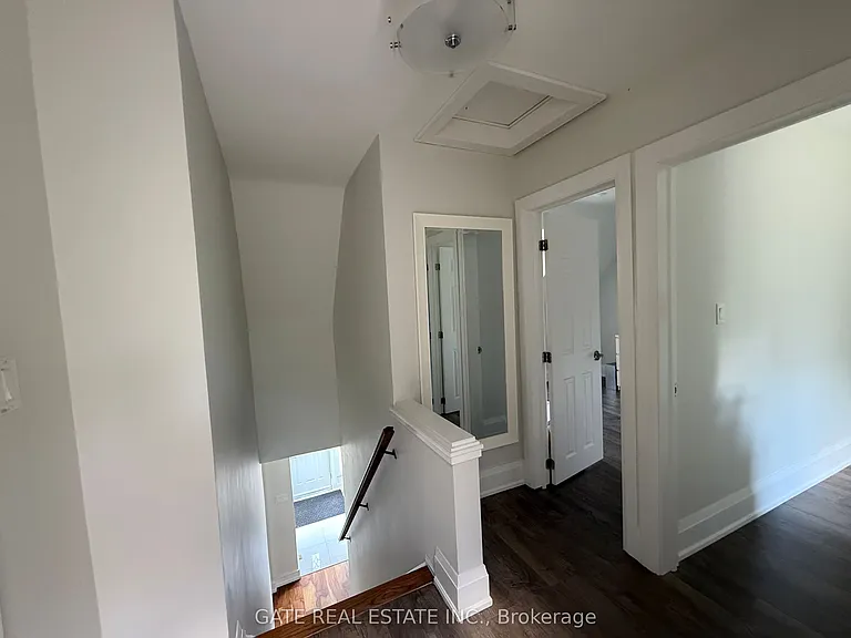 88 Lawrence Ave — Photo 18