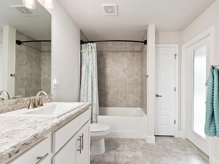 8324 Amalfi Cir — Photo 40