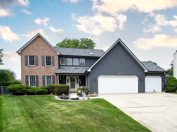 2153 Jordan Cir, Elgin, IL 60123