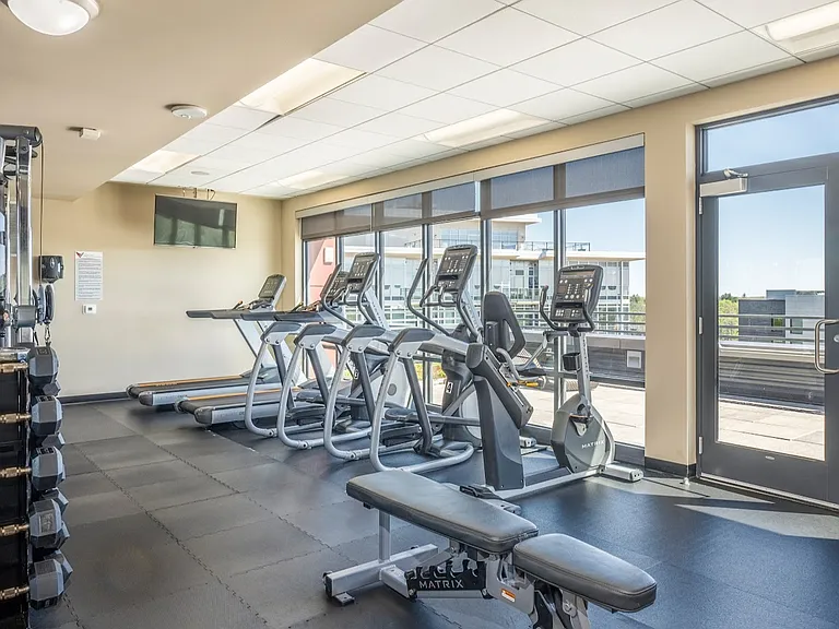 Venture Luxury High Rise — Photo 16