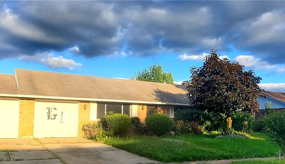 1st image of 2710 Della Dr
