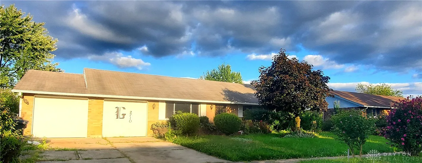 2710 Della Dr photo 1
