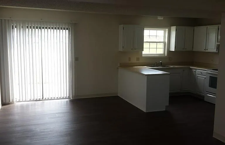 Fox Meadow Ln — Photo 2