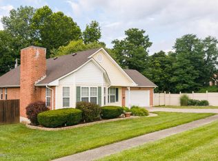 161 Hallmark Cir, Radcliff, KY 40160