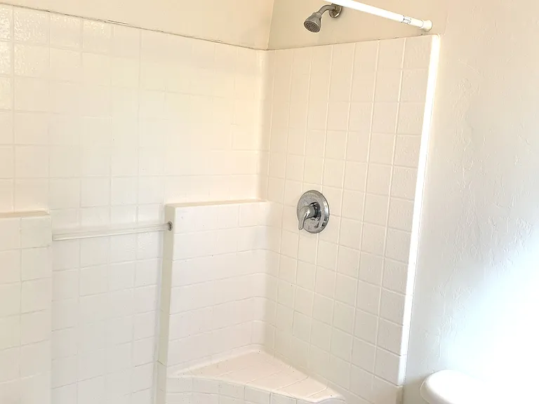 1307 W Saint Clair St #2 — Photo 28