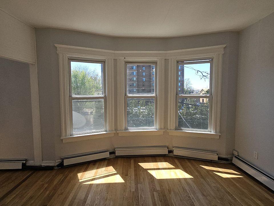 1st image of 10 Rodwell Ave #B