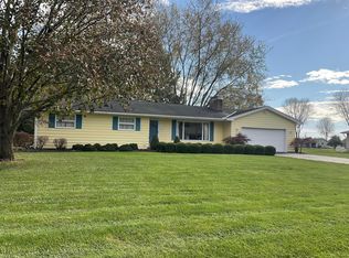 2072 Riggs Rd NE, Newark, OH 43055