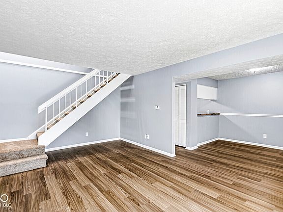 3rd image of 9848 Haven Ct