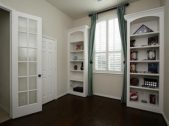 5th image of 54 Vershire Cir