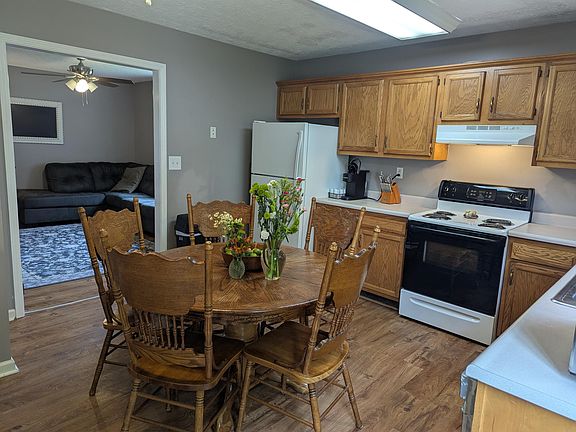 3rd image of 407 Pueblo Ct