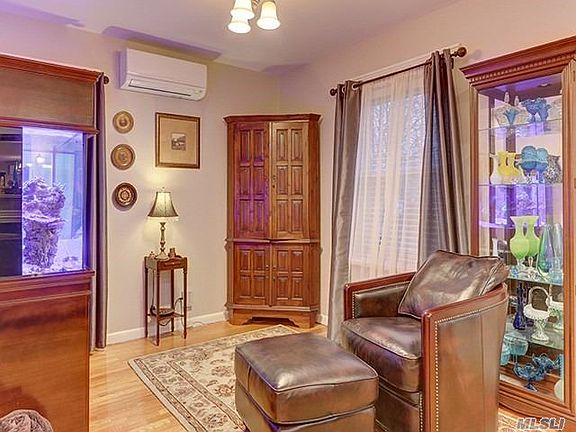 4th image of 1061 Adams Ave