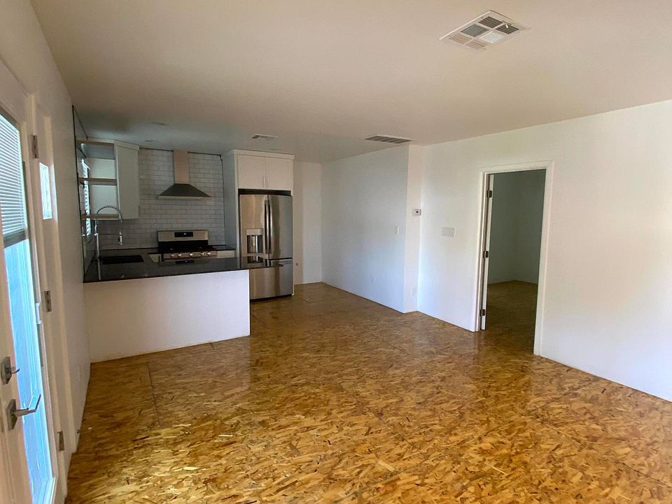1st image of 3615 N 15th Dr #27