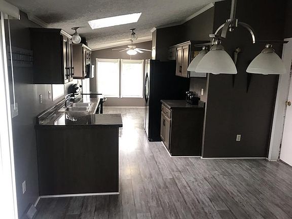 Kitchen-appliances included