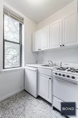 4th image of 313 E 85th St APT 3C