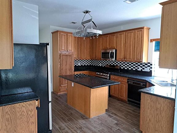 5th image of 4431 Magnolia Ln