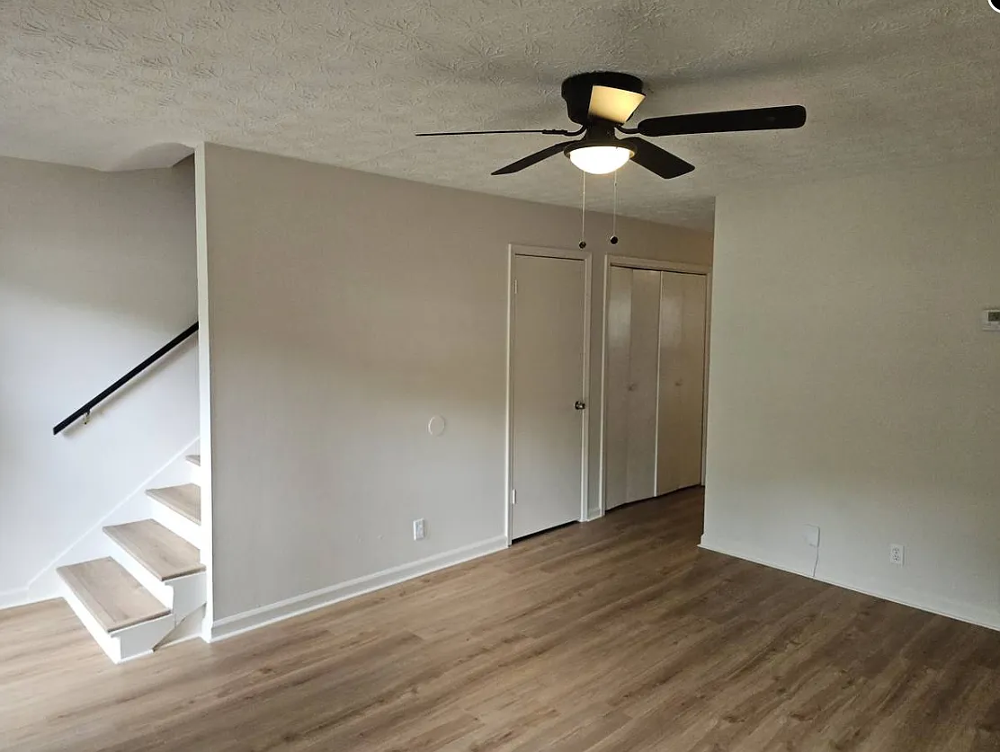 2 bed, 1.5 bath, 1139 sqft, $1,800 — Photo 4