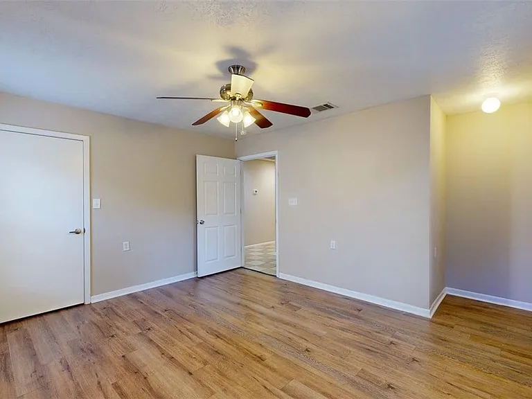 1724 Boardwalk Ct — Photo 19