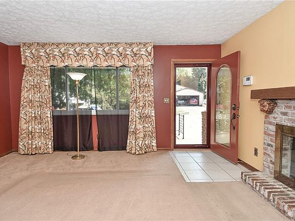 3rd image of 8624 Old Dominion Ct