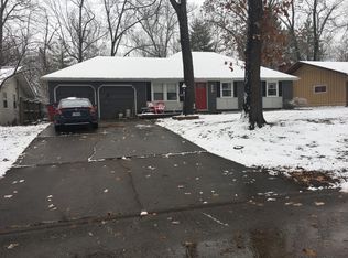 850 S Cavalier Dr, Springfield, MO 65802