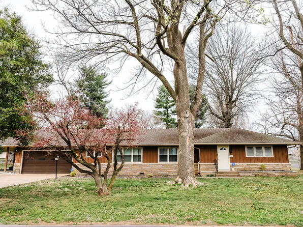 920 Hillcrest Drive, Monett, MO 65708